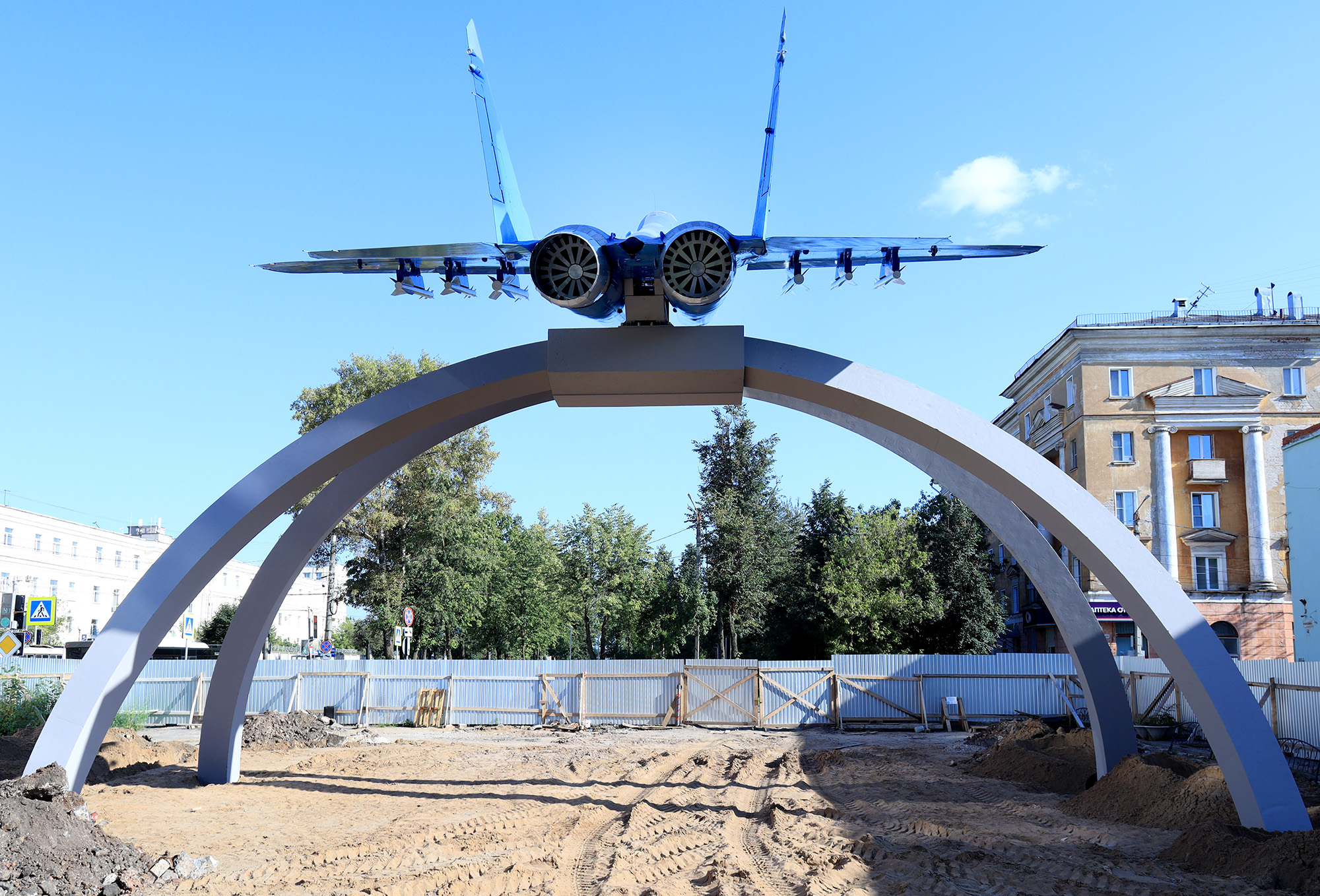 Новый памятник в Кирове - истребитель МИГ-29 Кировская область,самолёты,МиГ